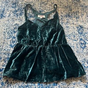 UO Crushed Velvet V Neck Top - S